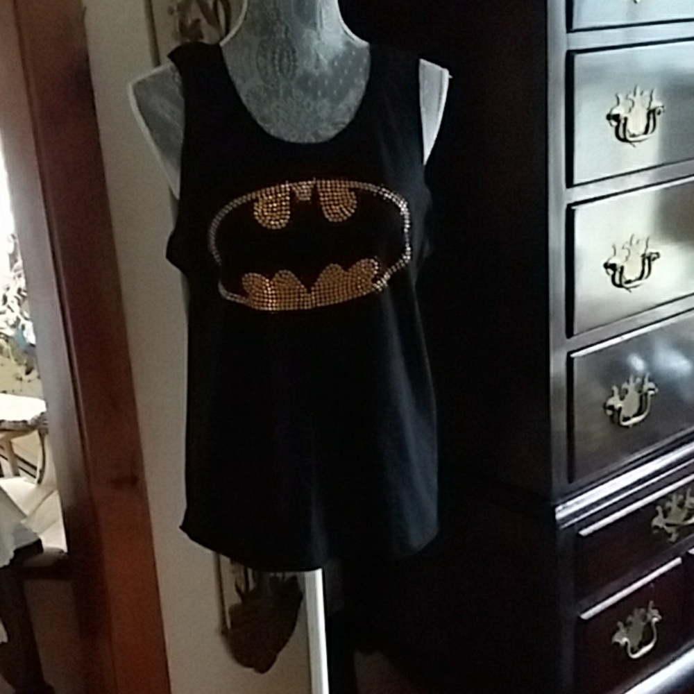 BATMAN Top NWOT